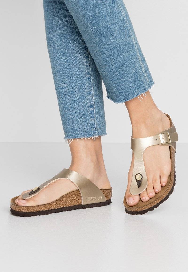Birkenstock Birkenstock GIZEH BF REGULAR - Slippers - gold