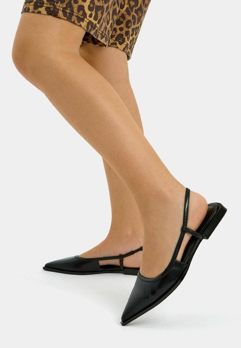 Bershka Bershka POINTED - Slingback ballet pumps - black