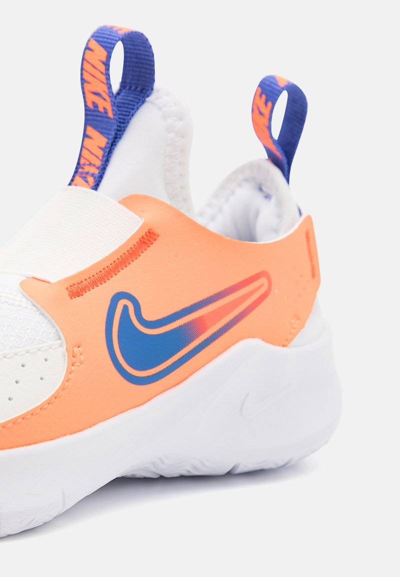 Nike Performance Nike Performance FLEX RUNNER 3 UNISEX - Competition running shoes JETZT KAUFEN
