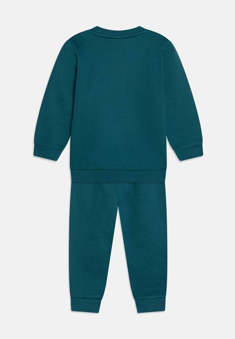 Puma Puma MINICATS CREW UNISEX SET - Tracksuit - cold green Clearance-Verkauf