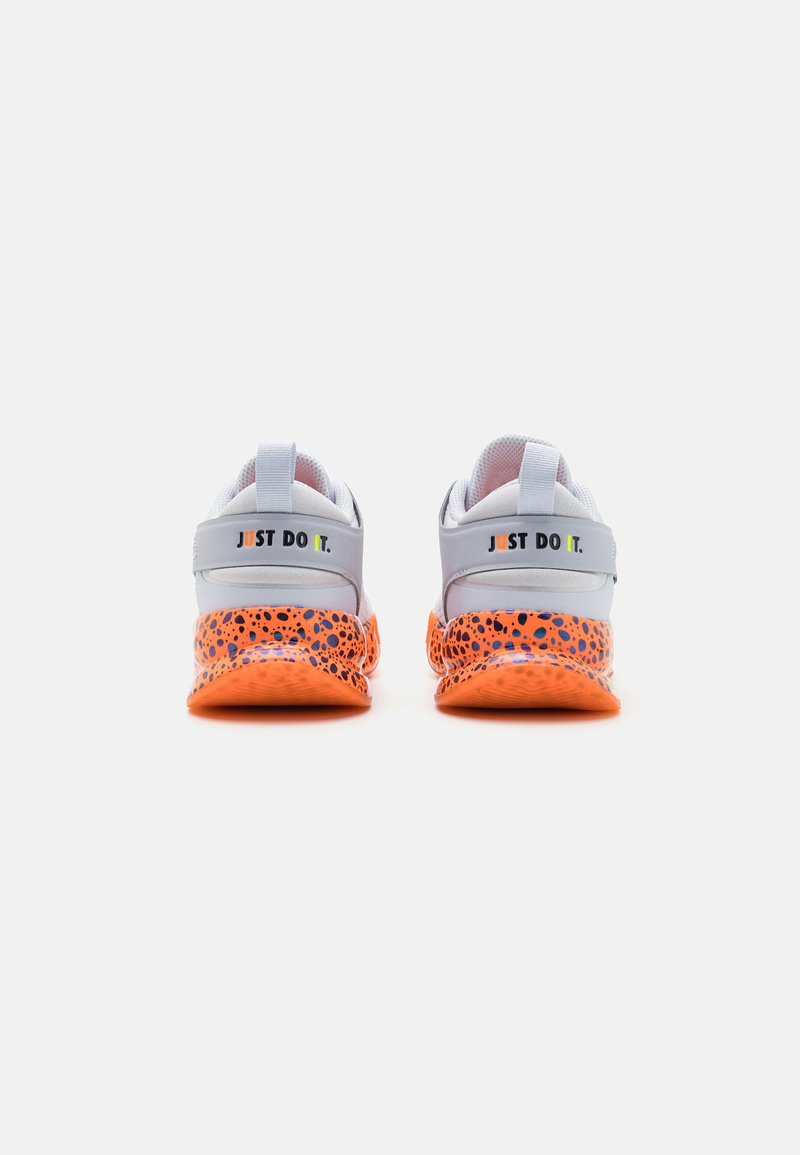 Nike Performance Nike Performance KIDS CROSSCOURT OLY UNISEX - Competition running shoes Im Verkauf