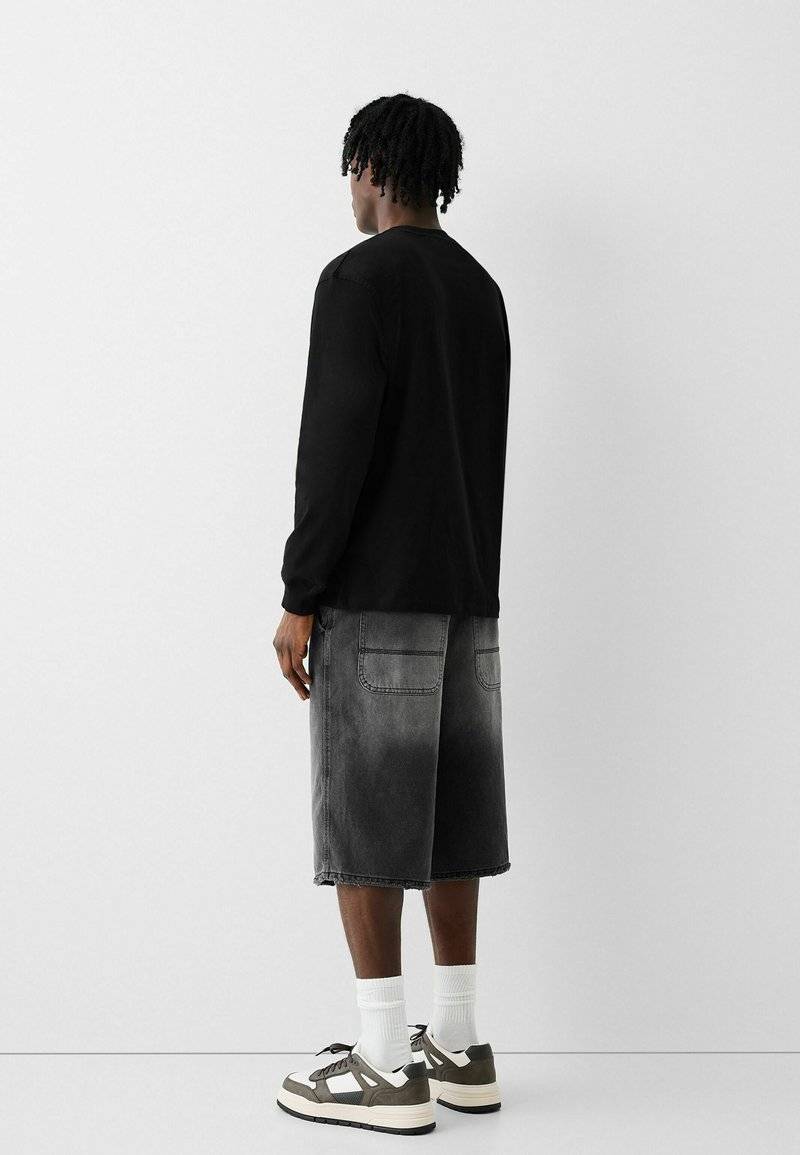 Bershka Bershka SKATER - Denim shorts - black Meist gekauft