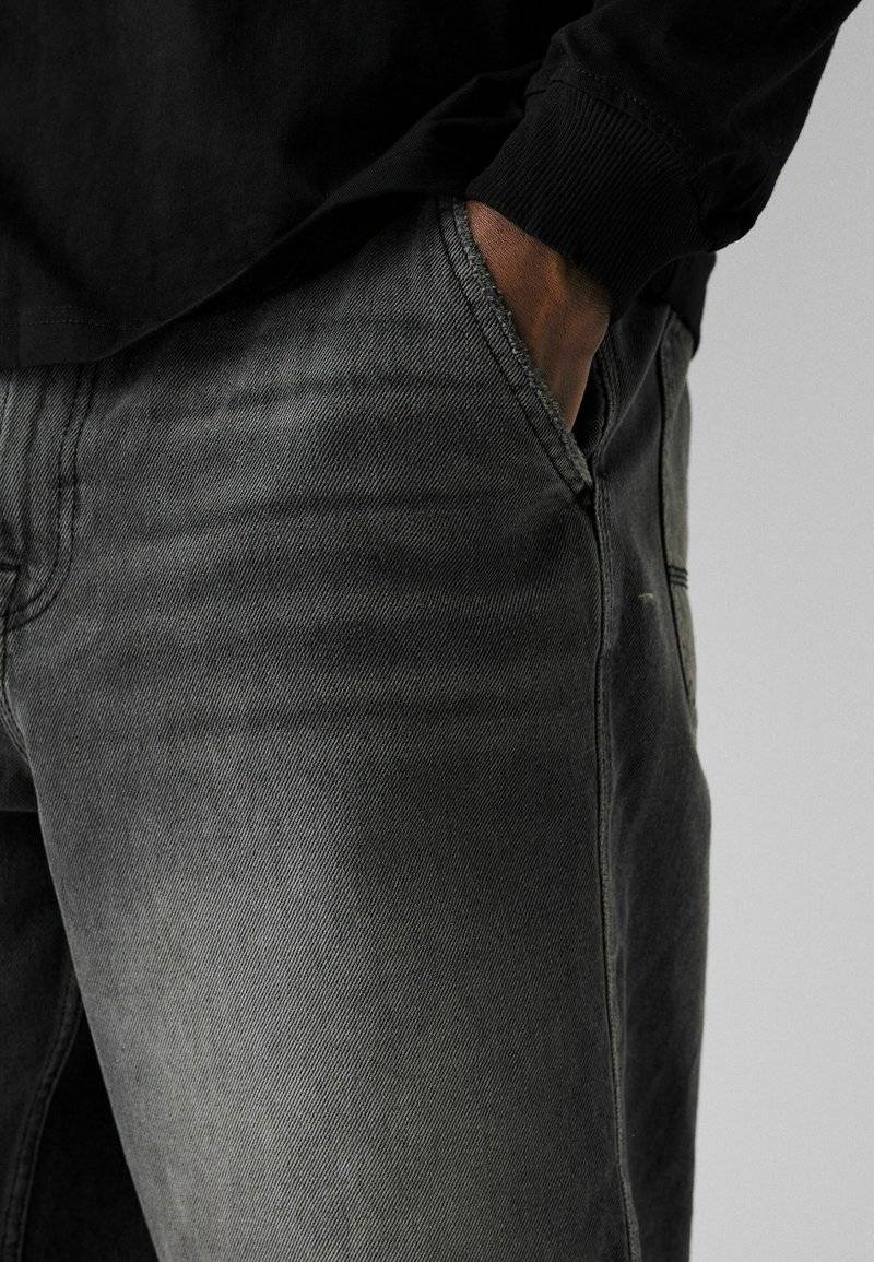 Bershka Bershka SKATER - Denim shorts - black Meist gekauft