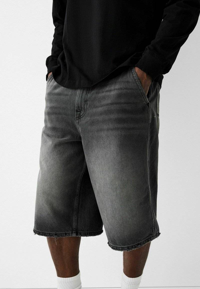 Bershka Bershka SKATER - Denim shorts - black Meist gekauft
