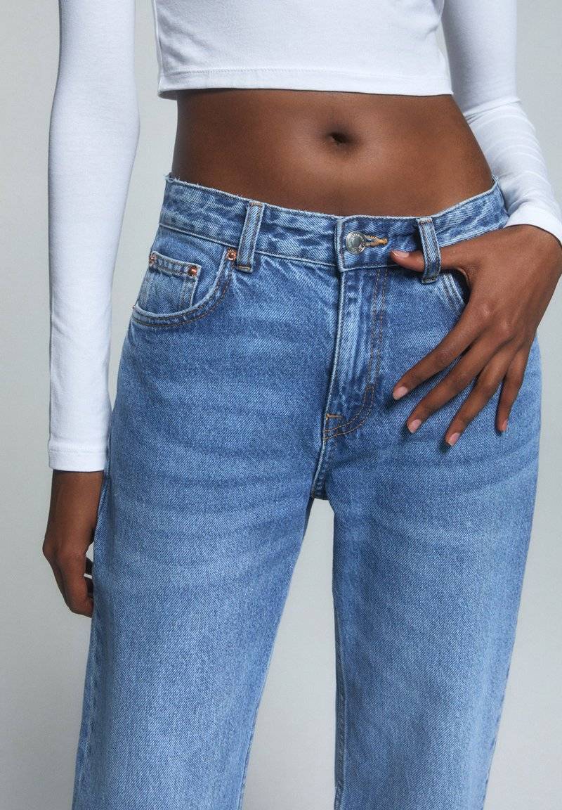 PULL&BEAR PULL&BEAR MID-WAIST - Straight leg jeans - blue denim Rabatt
