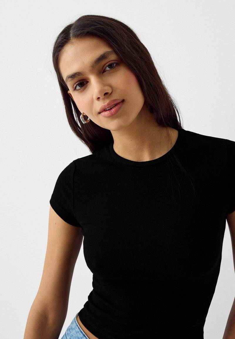 Bershka Bershka SHORT SLEEVE ROUND NECK 2 PACK - Basic T-shirt - black Günstig kaufen