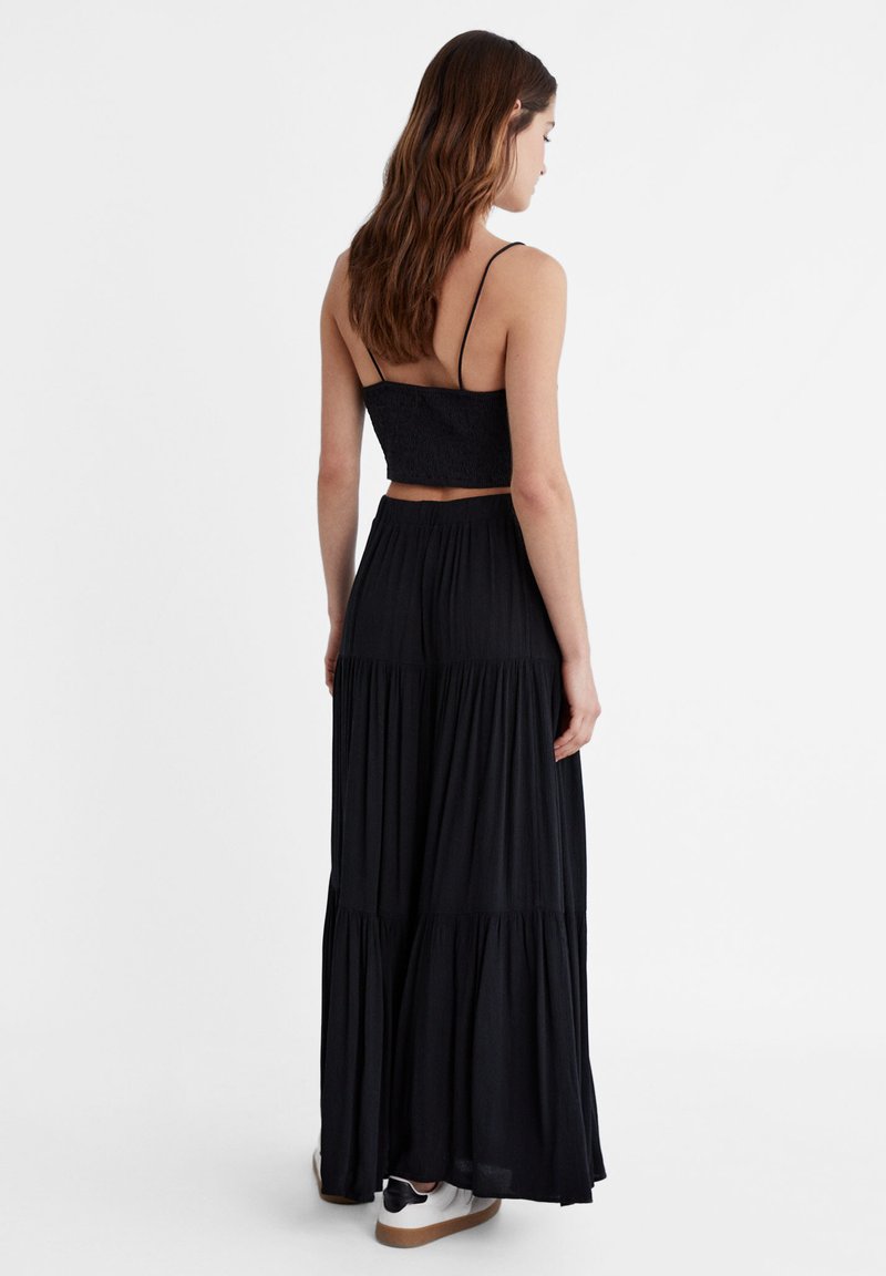 Stradivarius Stradivarius PEASANT - Maxi skirt - black Versandkostenfrei