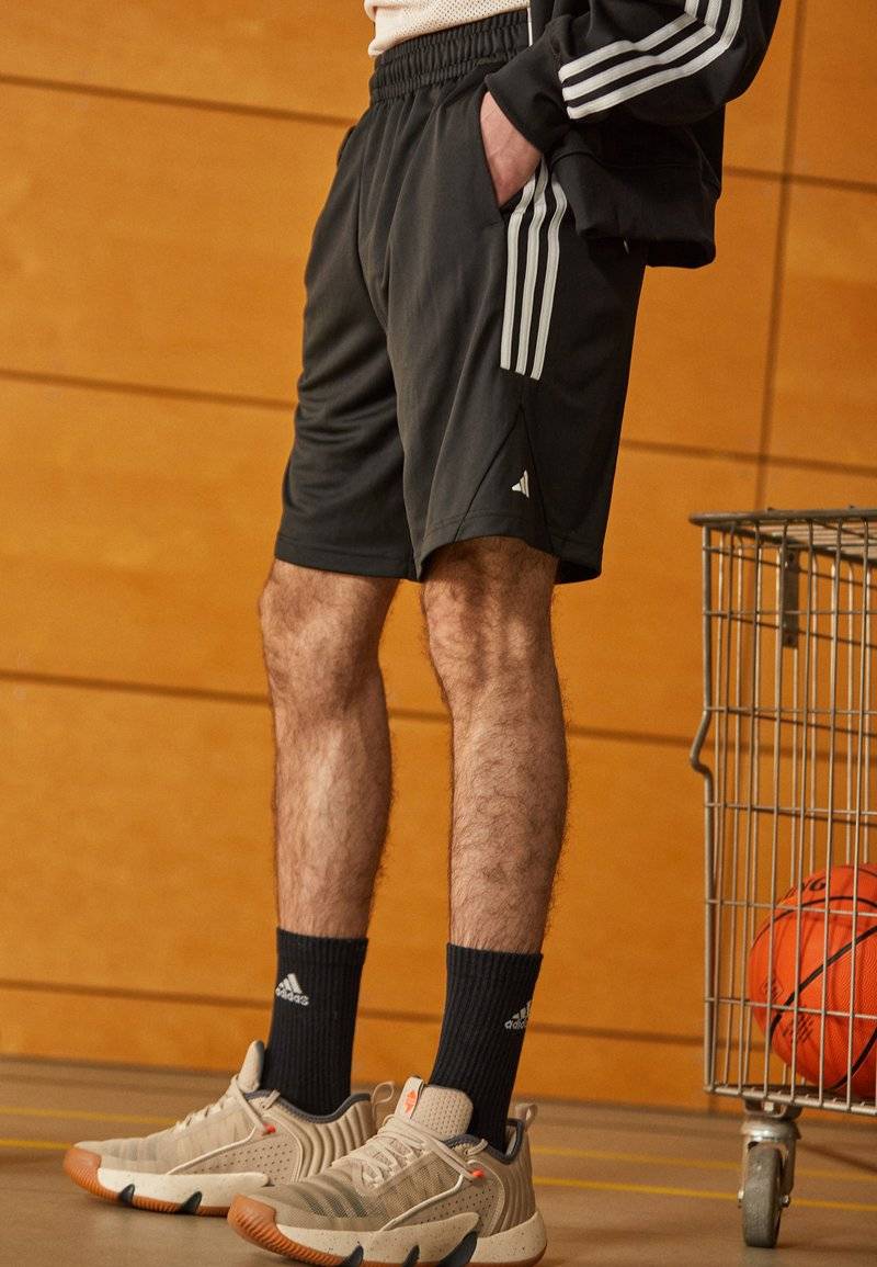 adidas Performance adidas Performance 3 STRIPES SHORT - Sports shorts