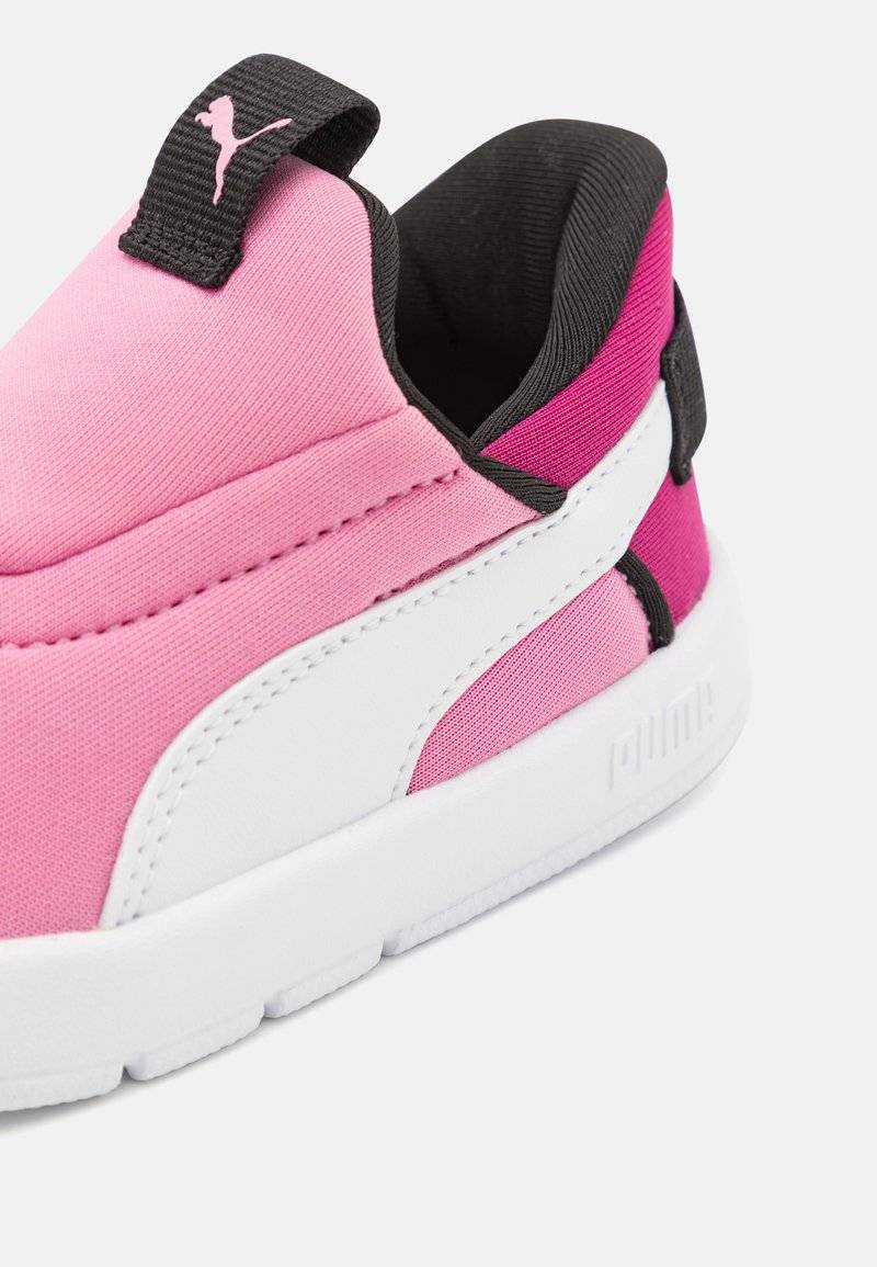 Puma Puma COURTFLEX V3 EASE IN UNISEX - Training shoe Verkauf