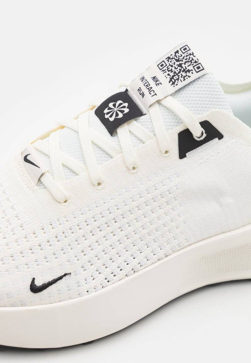 Nike Performance Nike Performance INTERACT RUN - Minimalist running shoes Fabrik Onlineshop