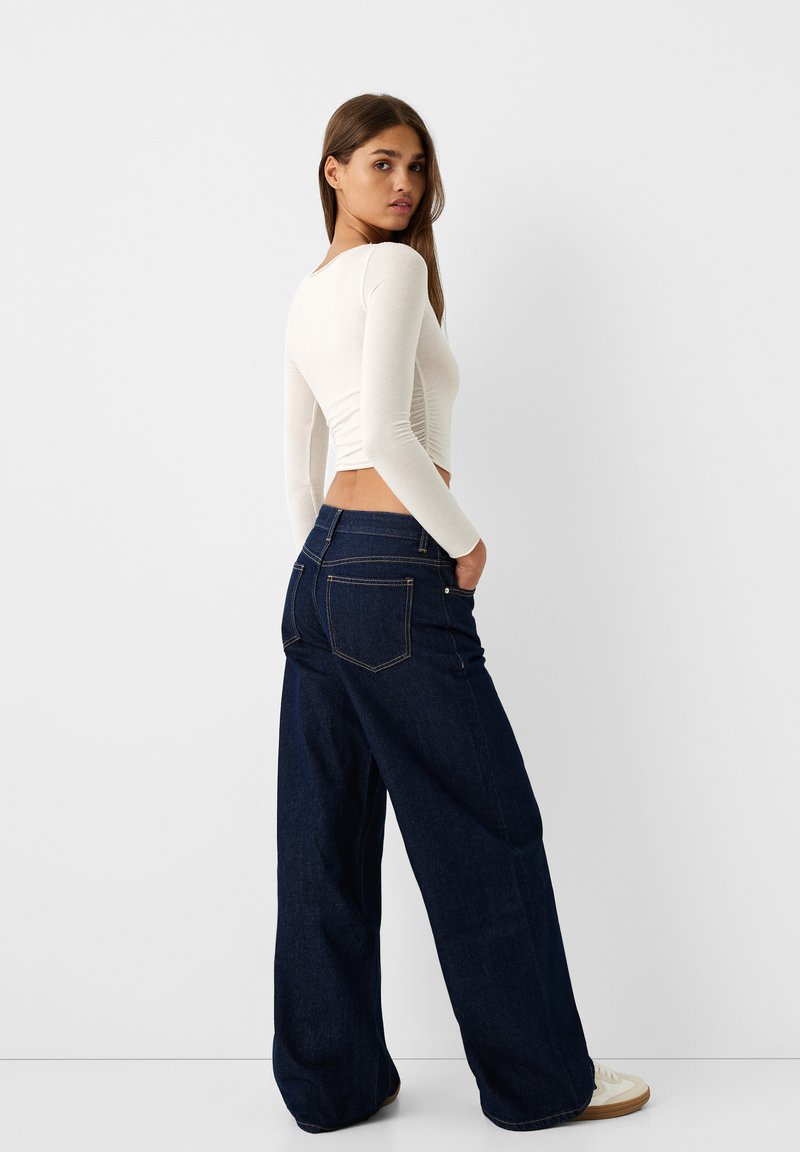 Bershka Bershka WIDE-LEG - Relaxed fit jeans - royal blue Neueste Stile