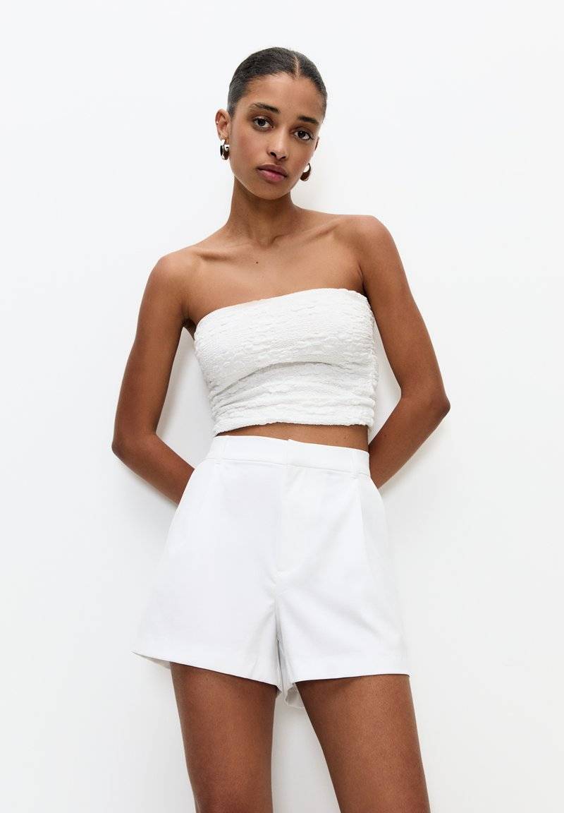 PULL&BEAR PULL&BEAR DARTED - BERMUDA - Shorts - white