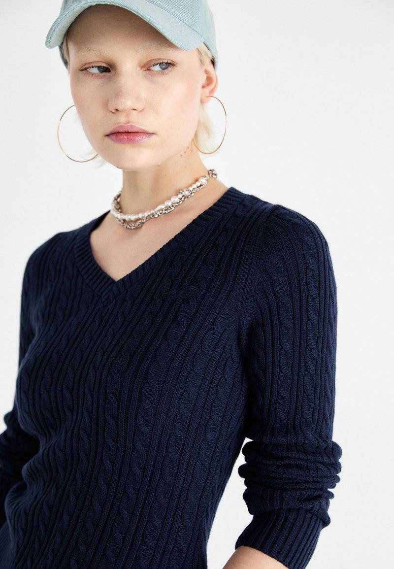 Hollister Co. Hollister Co. ICON CABLE V NECK - Jumper - navy blazer Begrenzt auf 3 Tage