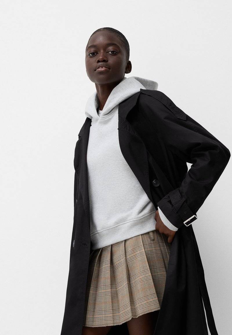 Bershka Bershka Trenchcoat - black zollfrei