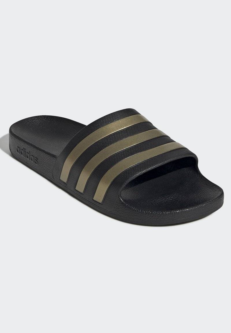 adidas Sportswear adidas Sportswear ADILETTE AQUA - Pool slides - core black gold met core black Kostenloser Versand