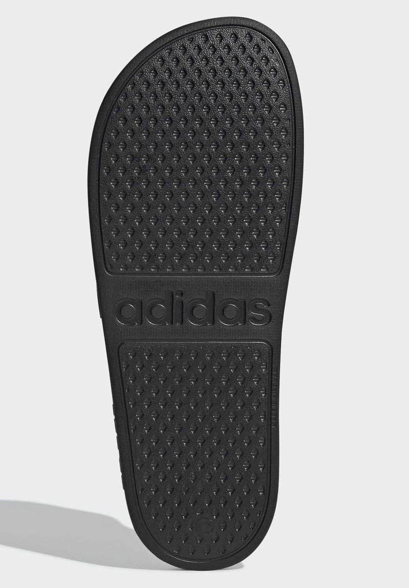 adidas Sportswear adidas Sportswear ADILETTE AQUA - Pool slides - core black gold met core black Kostenloser Versand