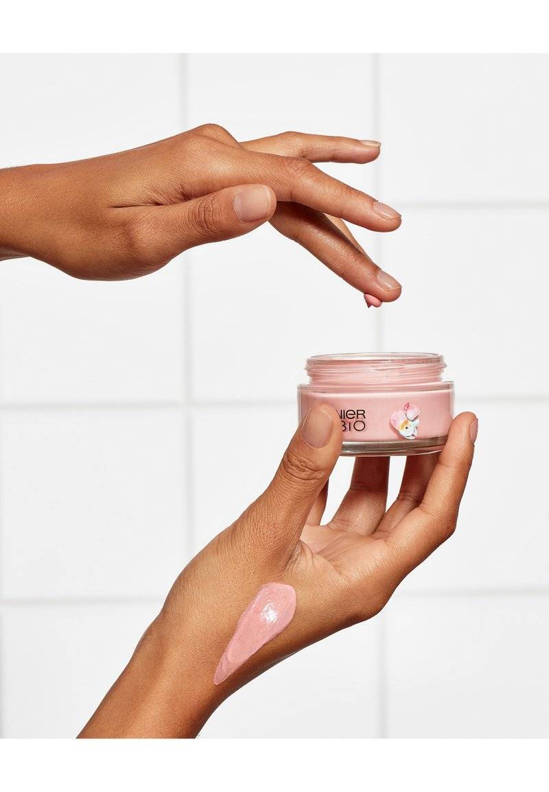 Garnier Garnier ORGANIC ROSY GLOW 3IN1 ROSÉ CREAM - Face cream Begrenzt auf 3 Tage