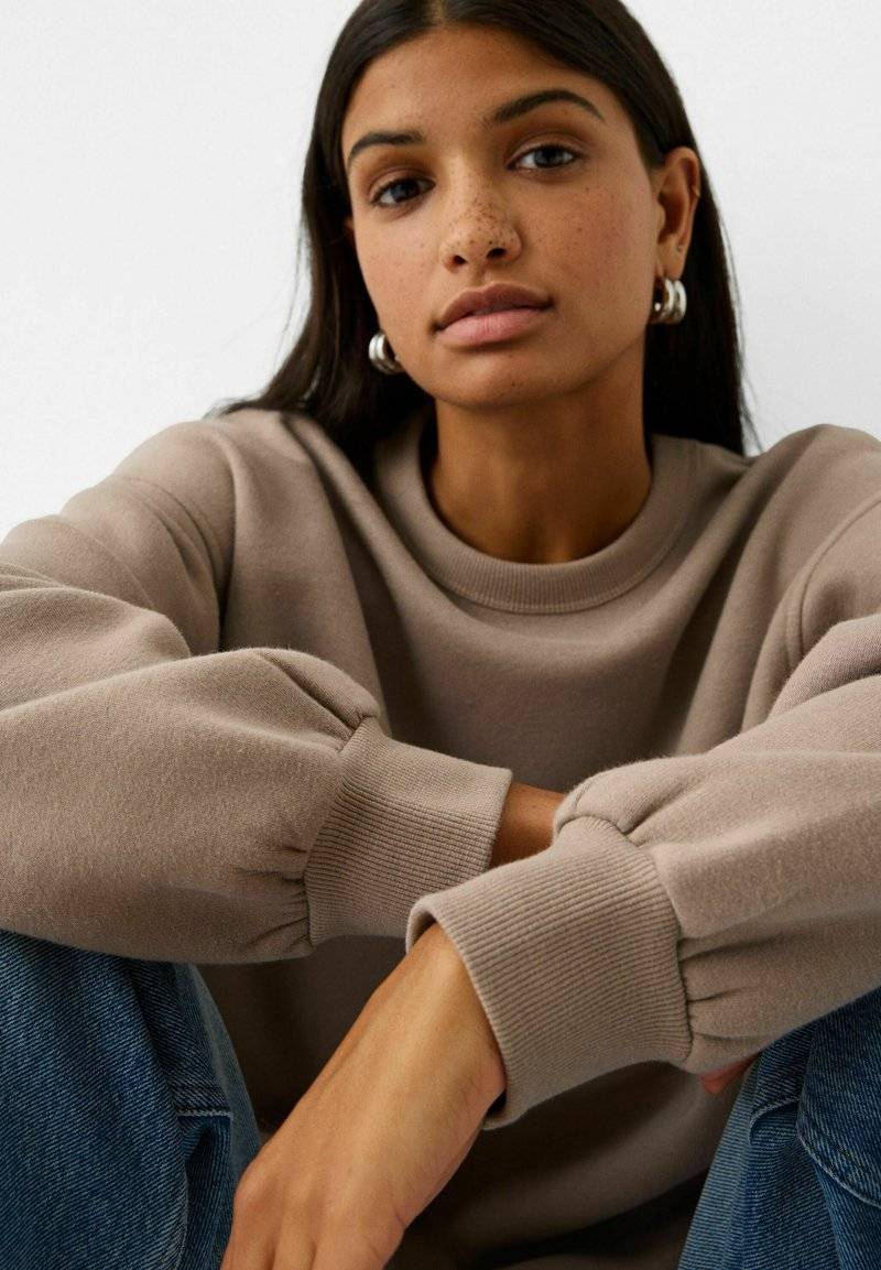 Bershka Bershka Sweatshirt - sand Speichern exportieren