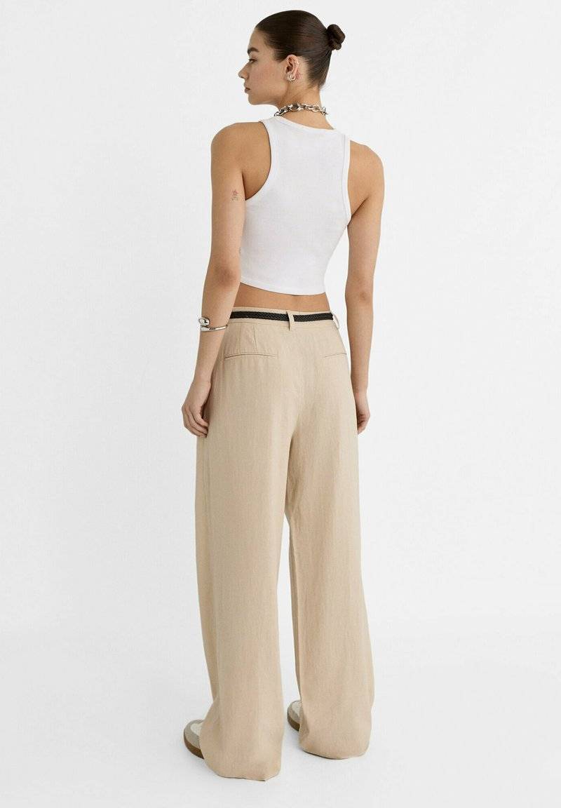 Stradivarius Stradivarius WITH BELT - Trousers - beige 2025