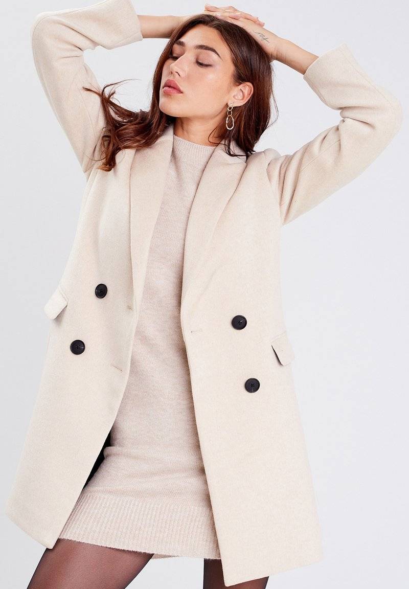 Cache Cache Cache Cache GERADER MIT KNÖPFEN - Classic coat - beige Outlet