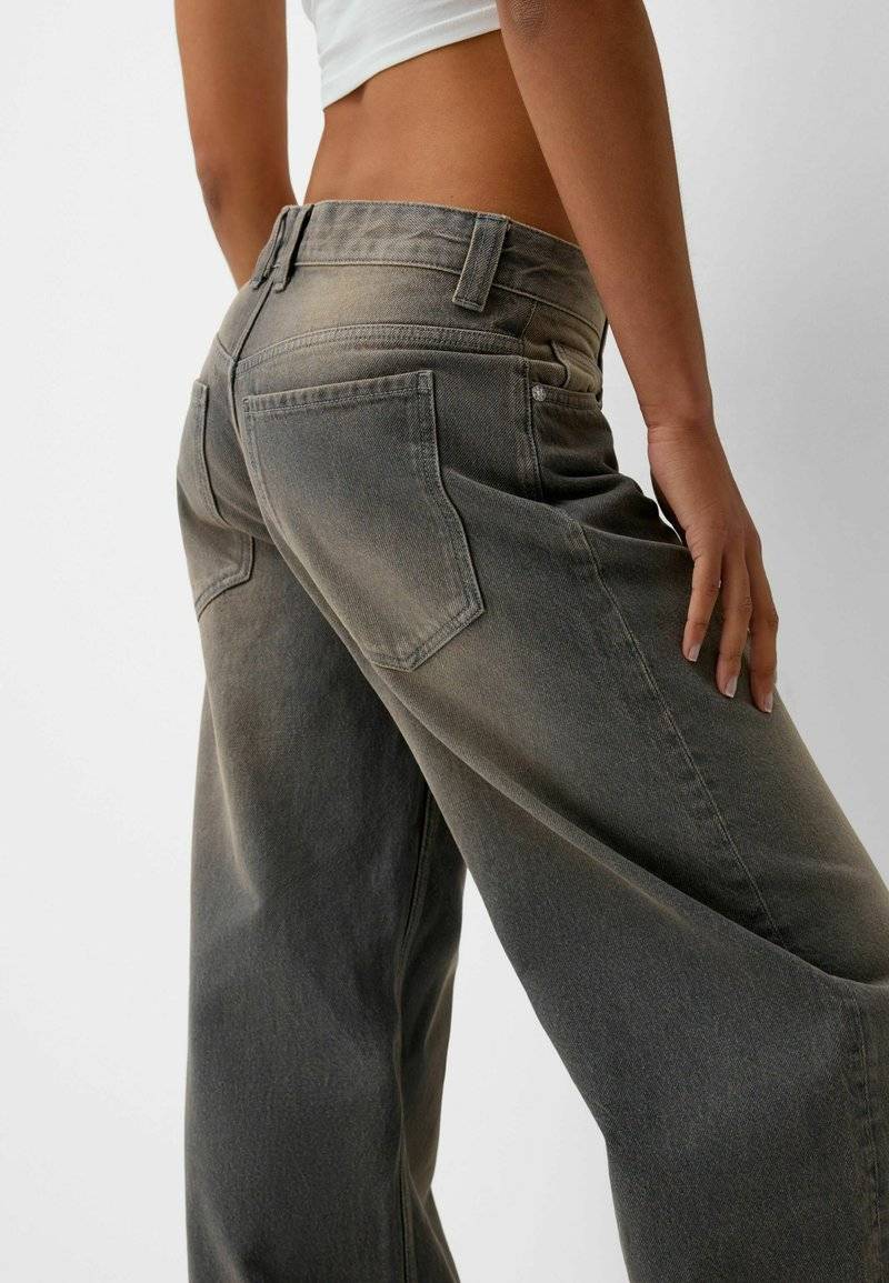 Bershka Bershka BALLOON FIT - Relaxed fit jeans - mottled dark grey Auslauf