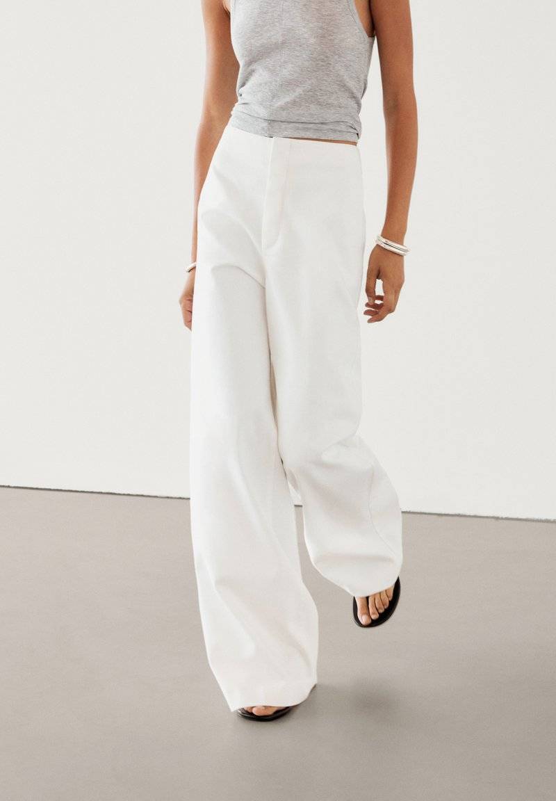 Massimo Dutti Massimo Dutti HIGH-WAIST FLARED - Trousers - white Verkauf