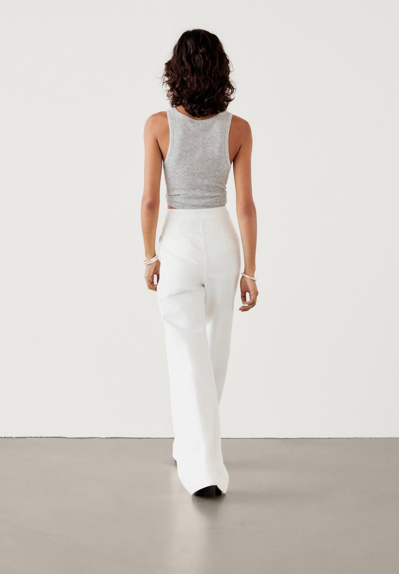 Massimo Dutti Massimo Dutti HIGH-WAIST FLARED - Trousers - white Verkauf