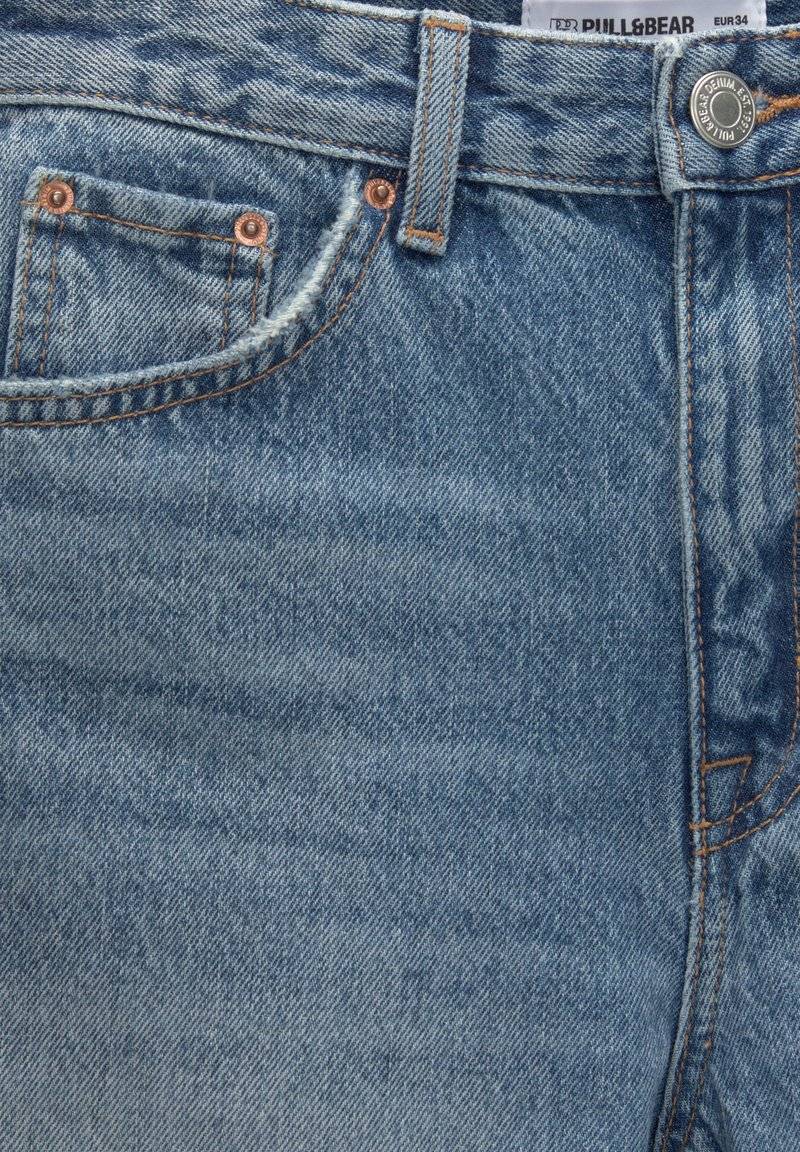 PULL&BEAR PULL&BEAR HIGH-WAIST - BERMUDA - Denim shorts - blue denim Angebote