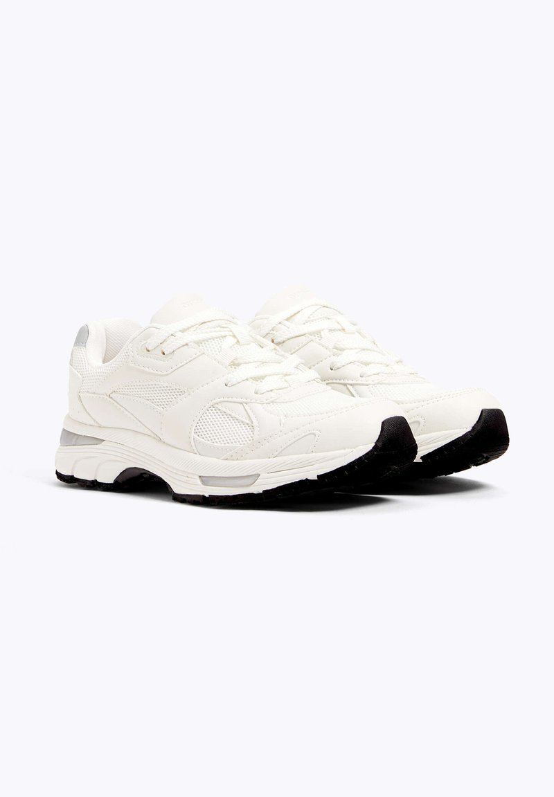 OYSHO OYSHO RETRO RUNNING - Training shoe - white Valentinstagsangebot