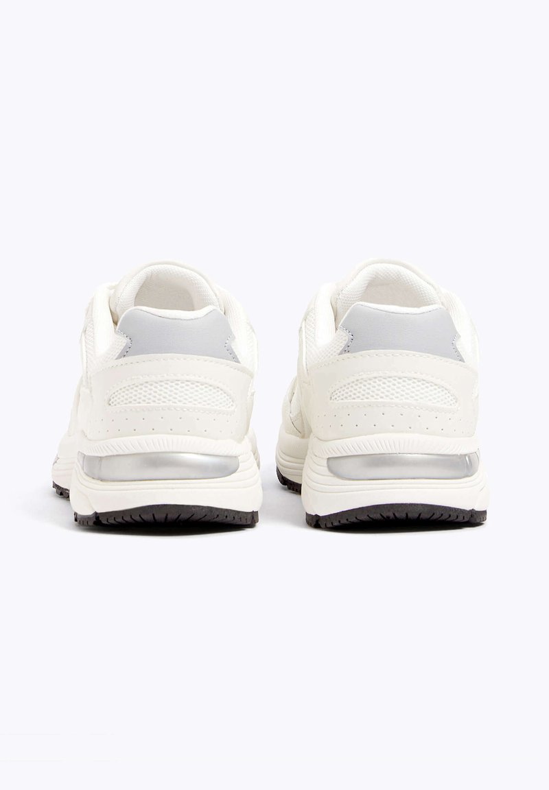 OYSHO OYSHO RETRO RUNNING - Training shoe - white Valentinstagsangebot