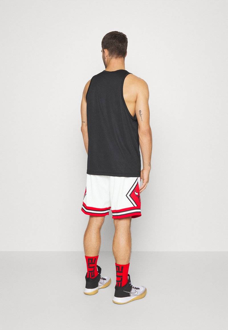 Mitchell & Ness Mitchell & Ness NBA CHICAGO BULLS SWINGMAN SHORT - Sports shorts - white Meist gekauft