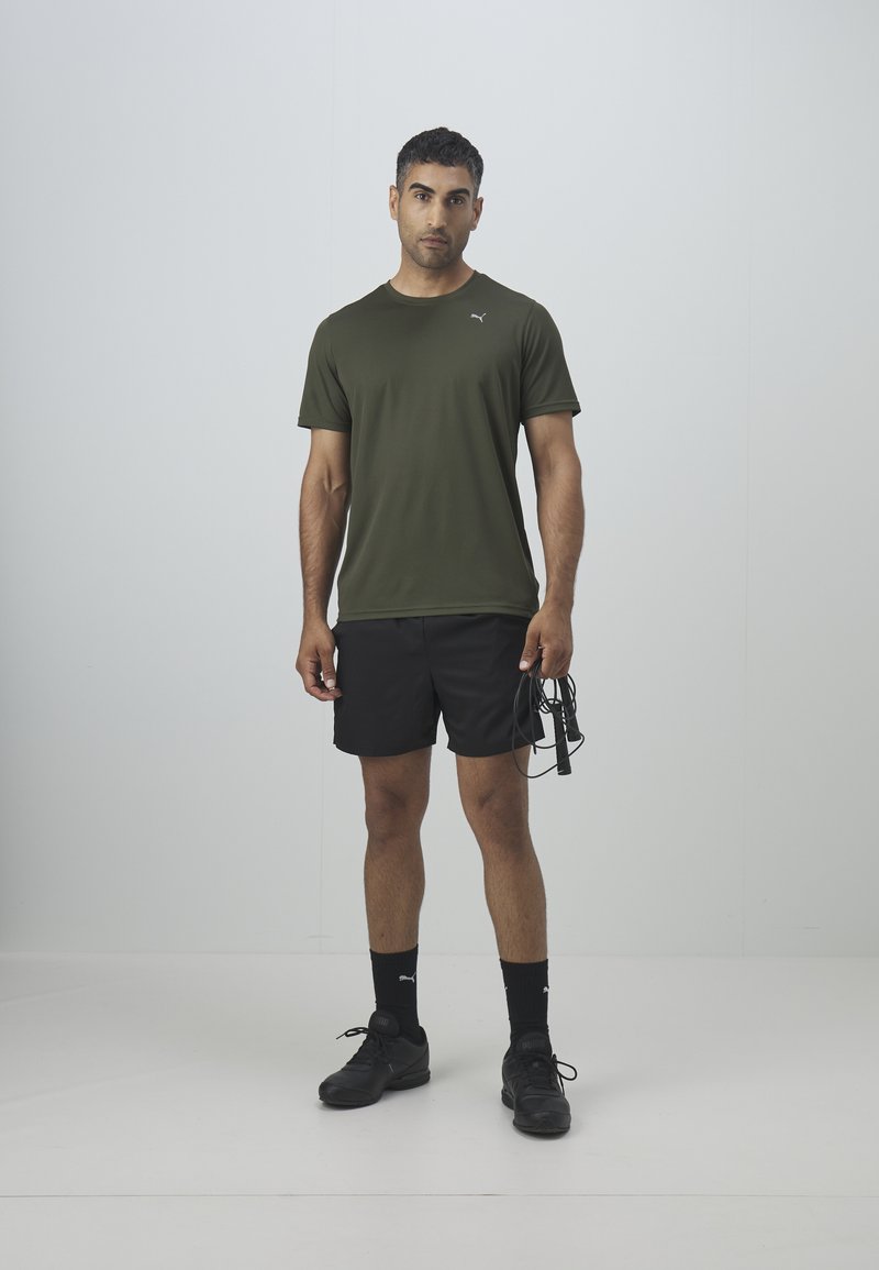 Puma Puma PERFORMANCE TEE - Sports T-shirt - dark olive Versandkostenfrei