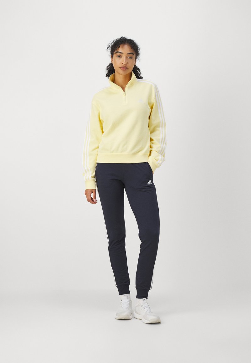 adidas Sportswear adidas Sportswear ESSENTIALS 3-STRIPES QUARTER ZIP - Sweatshirt - almost yellow Großer Ausverkauf