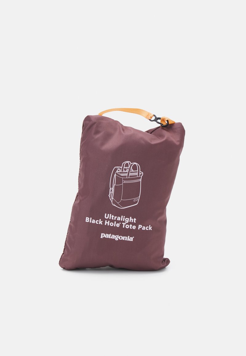Patagonia Patagonia ULTRALIGHT BLACK HOLE TOTE PACK UNISEX - Sports bag - dulse mauve Black Friday