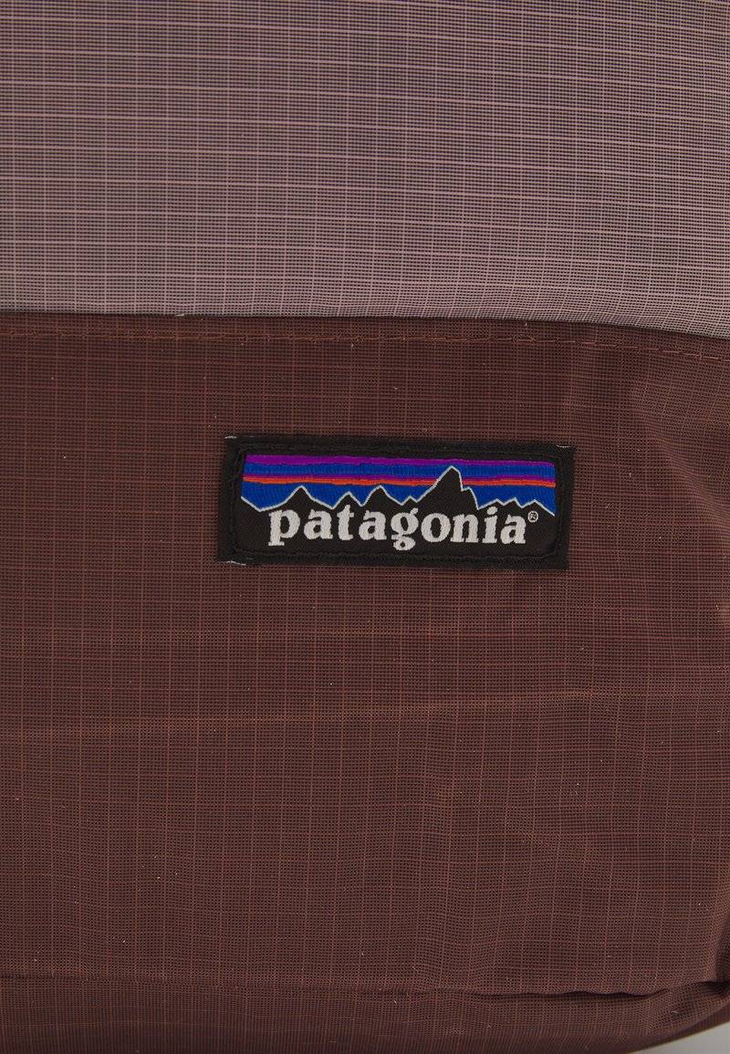 Patagonia Patagonia ULTRALIGHT BLACK HOLE TOTE PACK UNISEX - Sports bag - dulse mauve Black Friday
