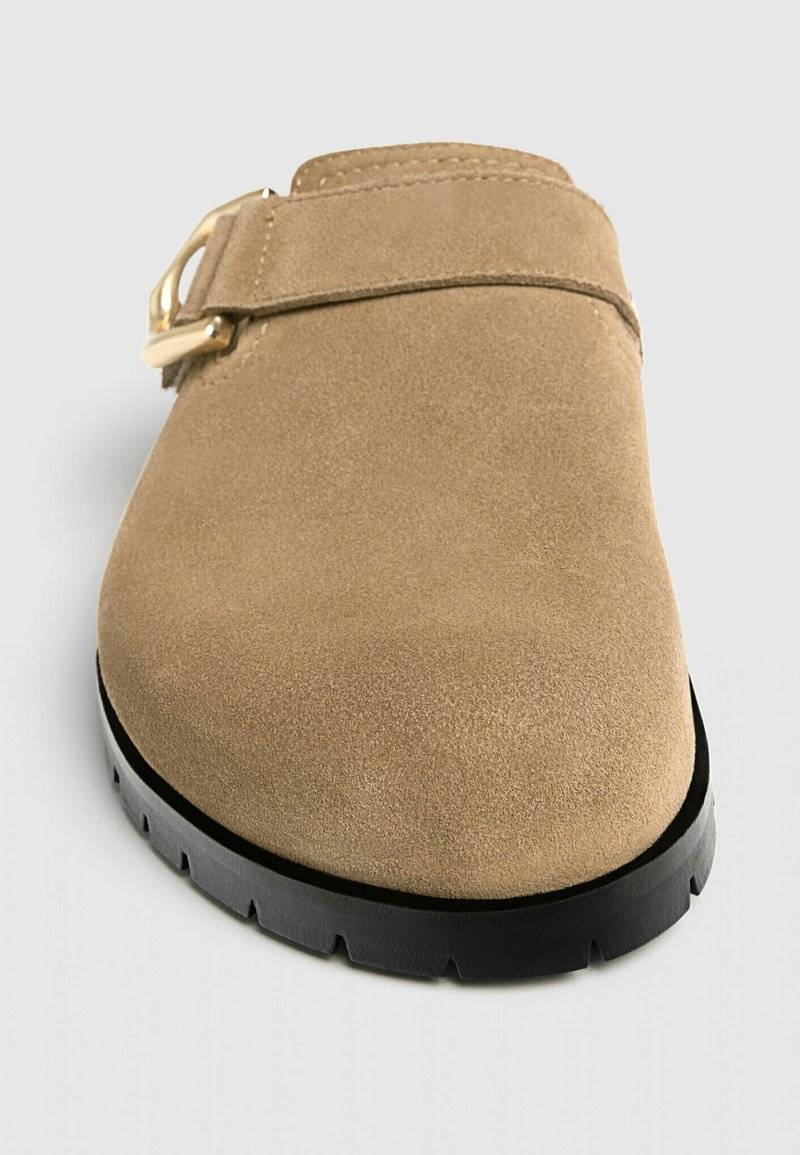 Stradivarius Stradivarius WITH BUCKLE DETAILS - Clogs - beige Neueste Mode