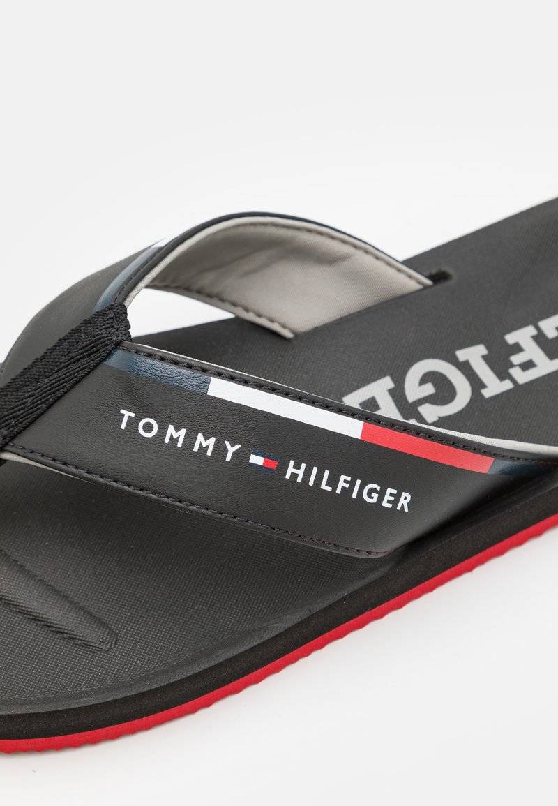 Tommy Hilfiger Tommy Hilfiger COMFORT - Pool slides - black Große Rabatte