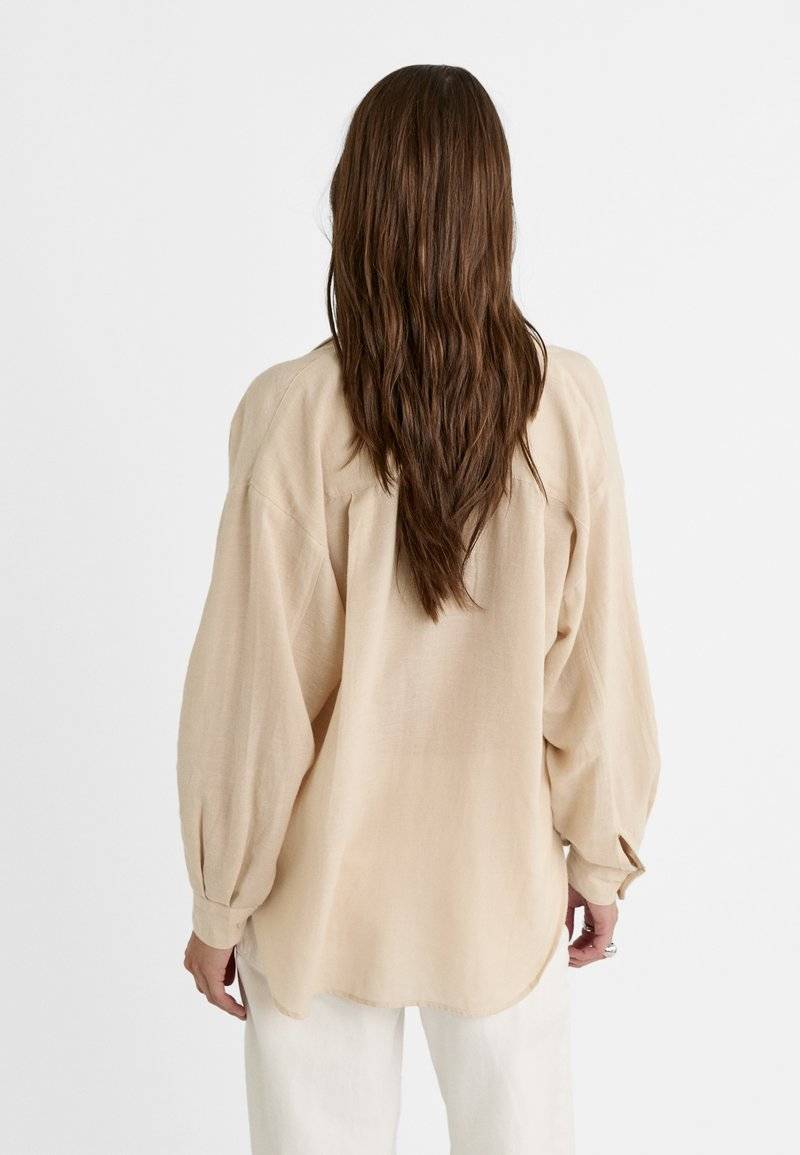 Stradivarius Stradivarius RUSTIKALES DAILY - Button-down blouse - beige Hotsell