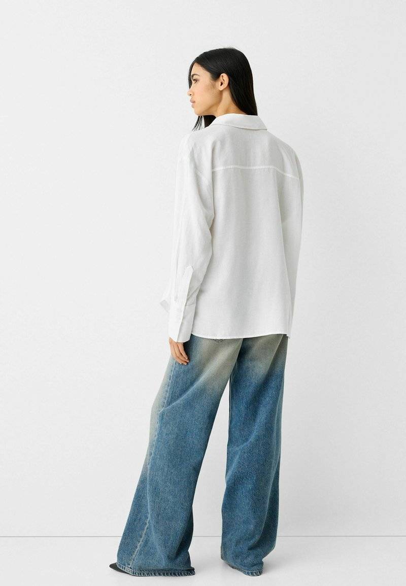 Bershka Bershka OVERSIZE - Button-down blouse - white Günstiger Verkauf