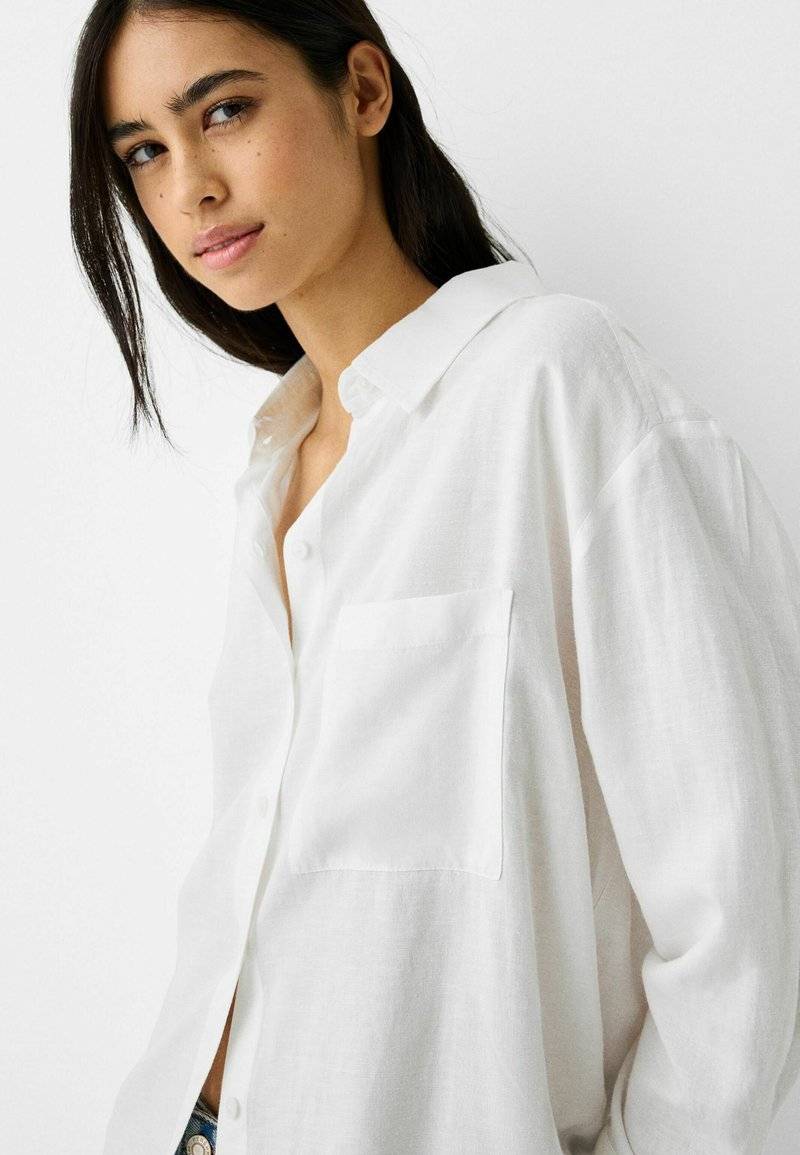 Bershka Bershka OVERSIZE - Button-down blouse - white Günstiger Verkauf