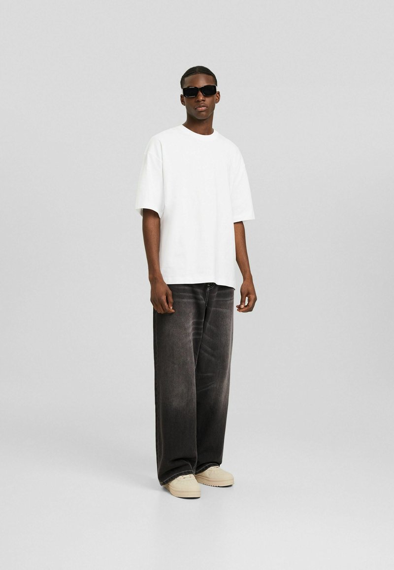 Bershka Bershka SHORT SLEEVE - Basic T-shirt - white Meist gekauft