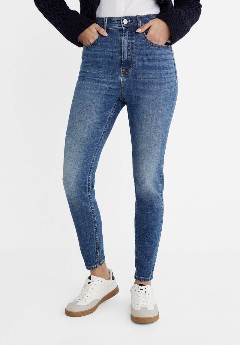 Stradivarius Stradivarius MIT SEHR HOHEM BUND - Jeans Skinny Fit - blue denim