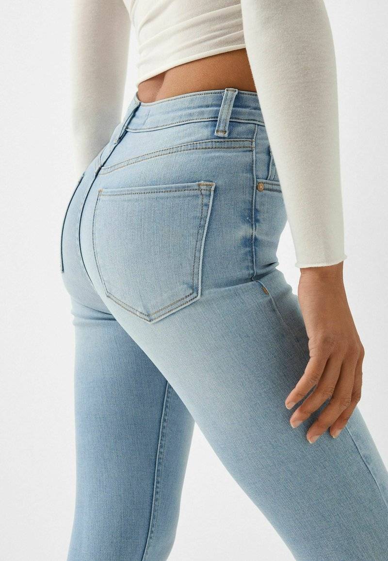 Bershka Bershka SUPER - Jeans Skinny Fit - light blue Online Shopping