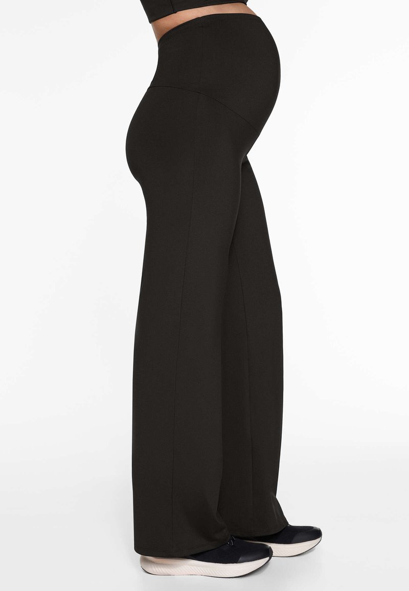 OYSHO OYSHO COMFORTLUX MATERNITY STRAIGHT-LEG - Trousers - black Saisonale Angebote