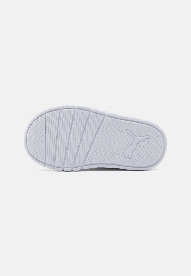 Puma Puma COURTFLEX V3 UNISEX - Walking trainers Kauf eins, bekomm eins gratis