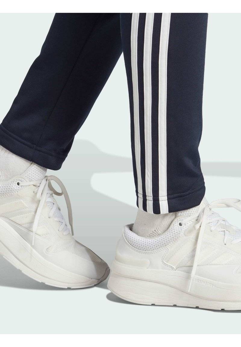 adidas Sportswear adidas Sportswear ESSENTIALS 3-STRIPES - Tracksuit - legend ink white Blitzverkäufe