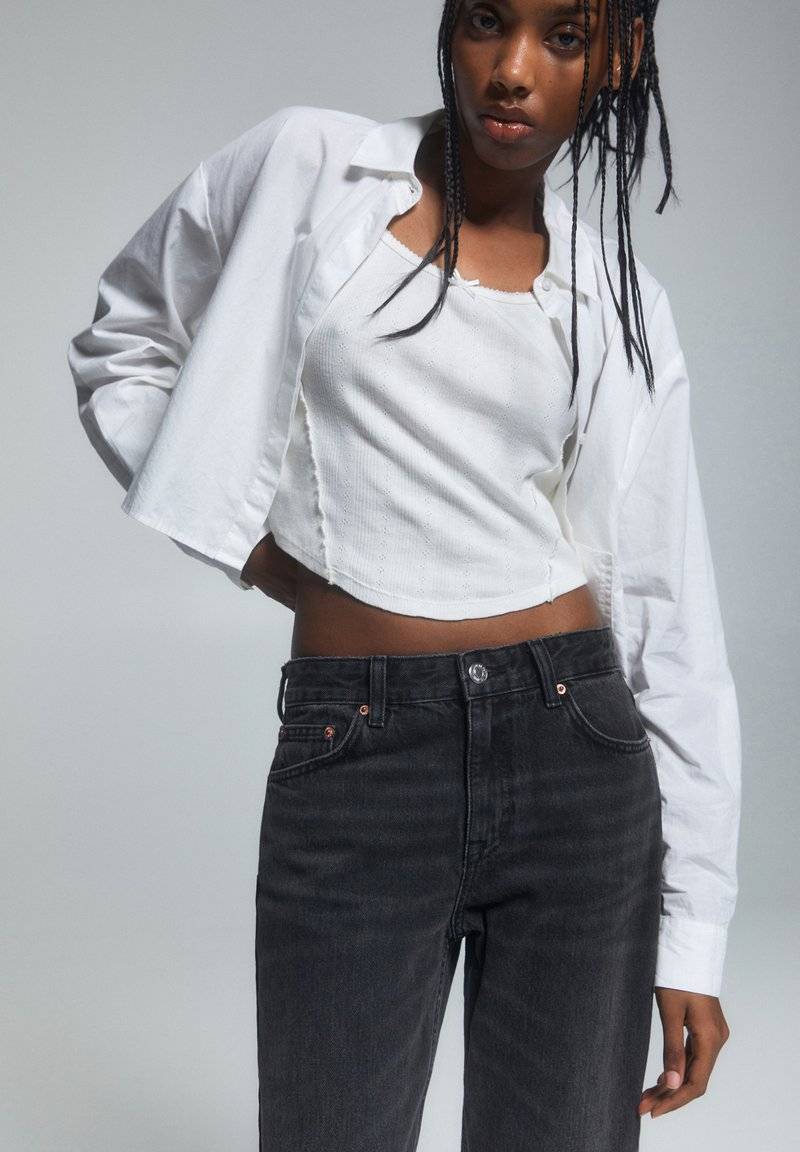 PULL&BEAR PULL&BEAR MID-WAIST - Straight leg jeans - black Valentinstagsangebot