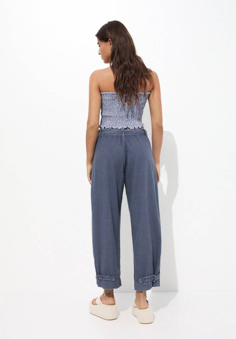 PULL&BEAR PULL&BEAR Trousers - blue Räumungsverkauf