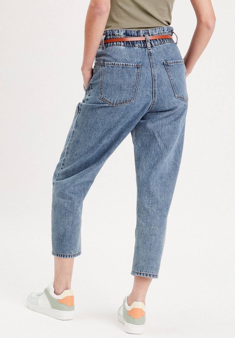 Cache Cache Cache Cache SLOUCHY-MIT GÜRTEL - Jeans Tapered Fit - denim stone Wochenangebot