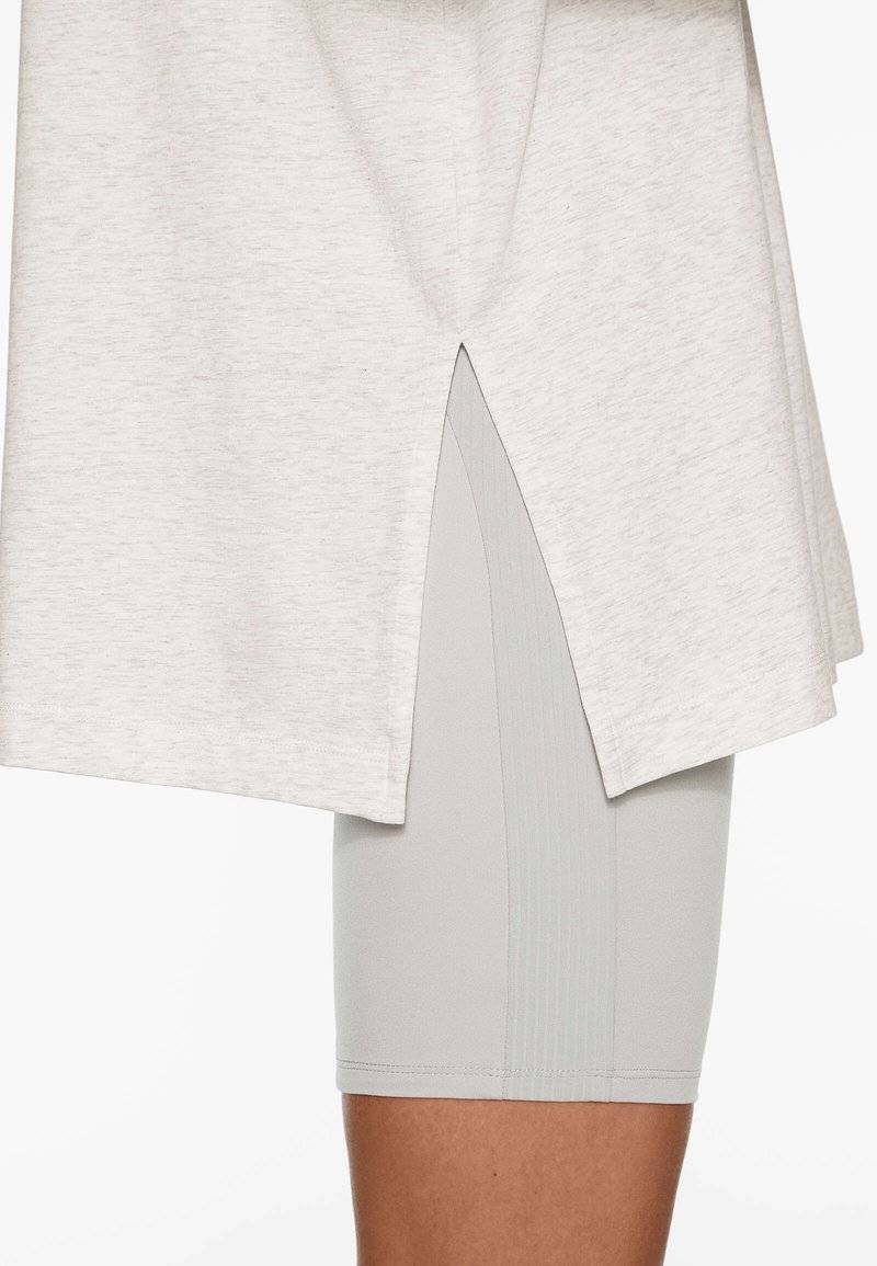 OYSHO OYSHO SHORT SLEEVE - Basic T-shirt - mottled light grey Online